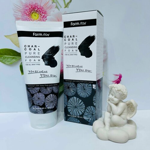 Пенка FS CHARCOAL PURE CLEANSING FOAM (180ml), древесный уголь.