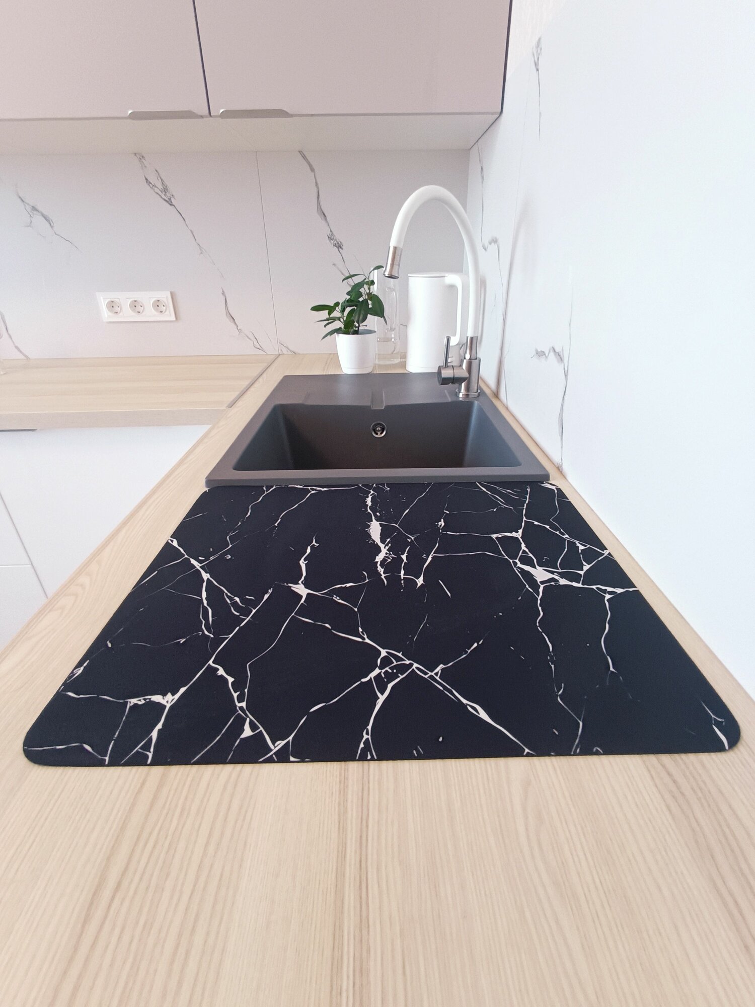 фото Сушилка для посуды/Впитывающий коврик для сушки посуды/Наноковрик/Коврик для сушки посуды/Коврик под горячее