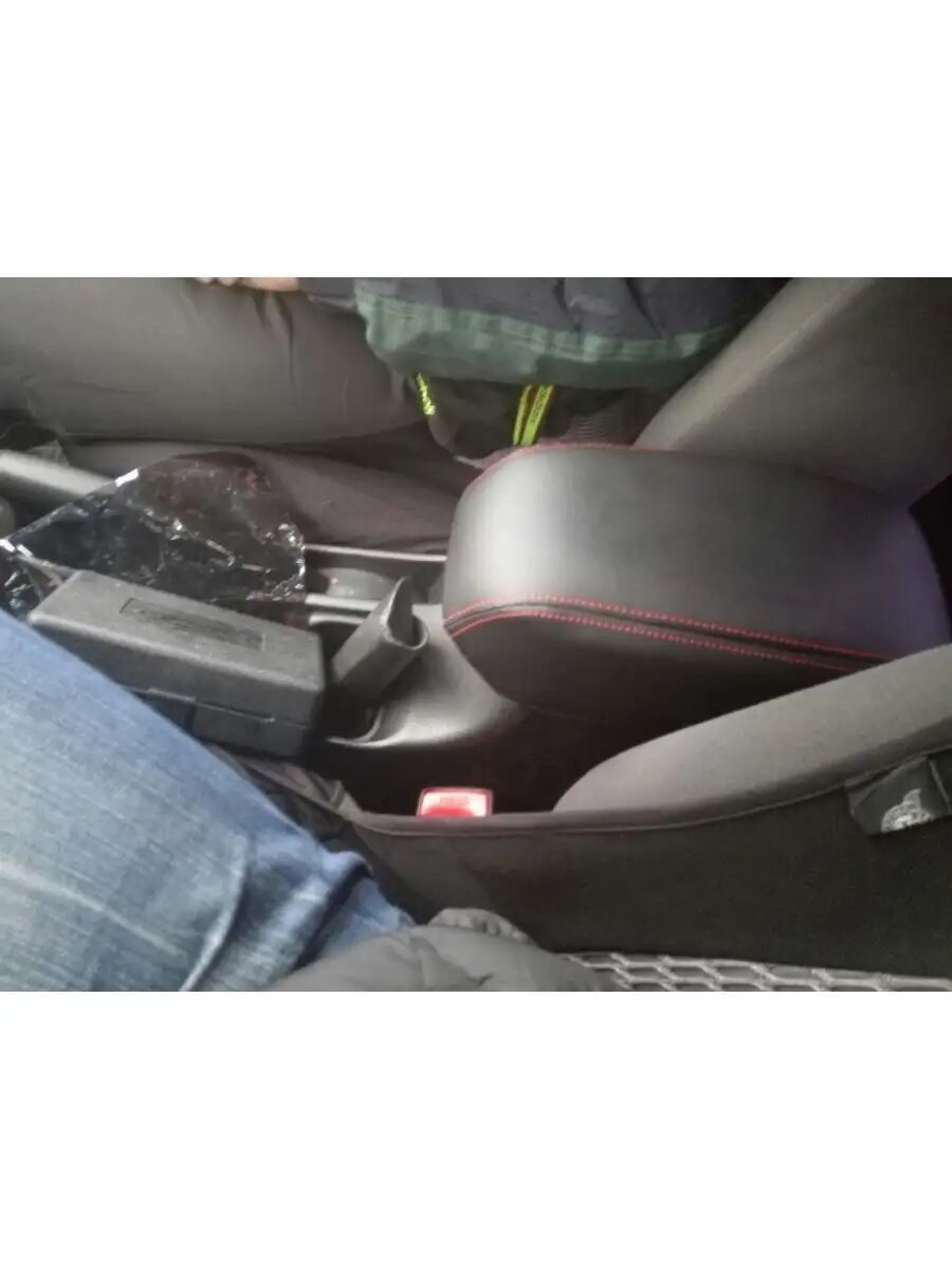 Чехол на подлокотник для Mitsubishi Lancer 9 Дорестайл — фото 1