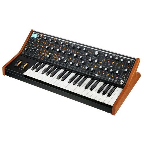 Moog Subsequent 37