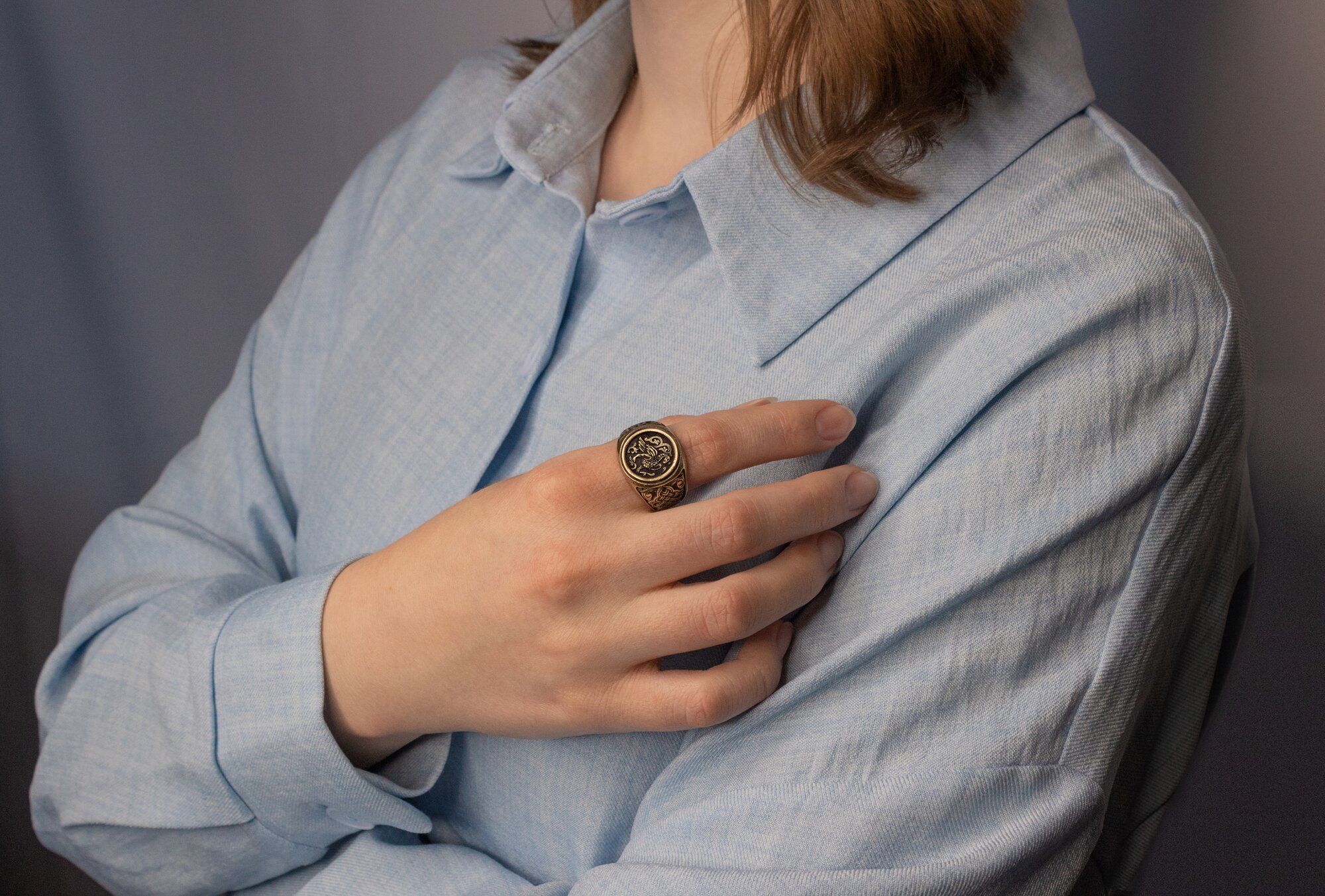 Печатка Мастерская Алешиных, размер 17.5, желтый — фото 1