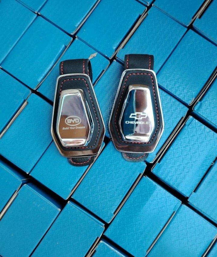 Чехол для автомобильного ключа из кожи с металлической вставкой, Chevrolet / BYD