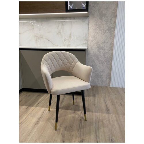 Стул кресло с мягкой спинкой и подлокотниками из велюра Roshelle