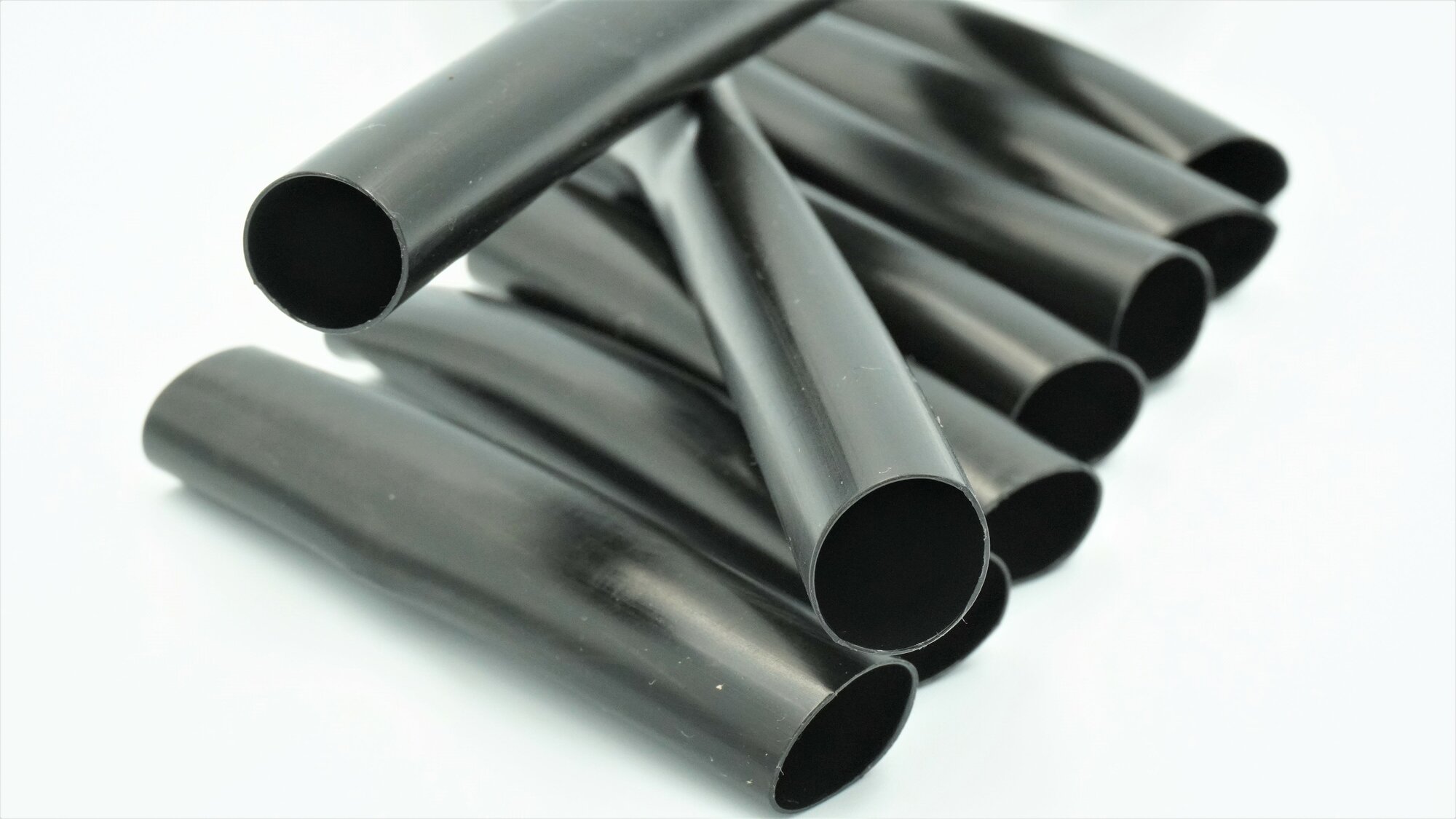 фото Трубка термоусаживаемая ТТЭ-С 16/8 черная (1 м)