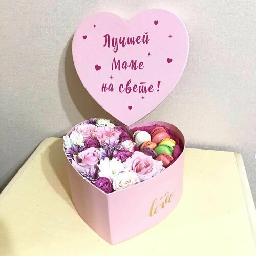 Цветы с пирожными в коробке / Подарок маме цветы микс с пирожными букет в коробке подарочный набор подарок