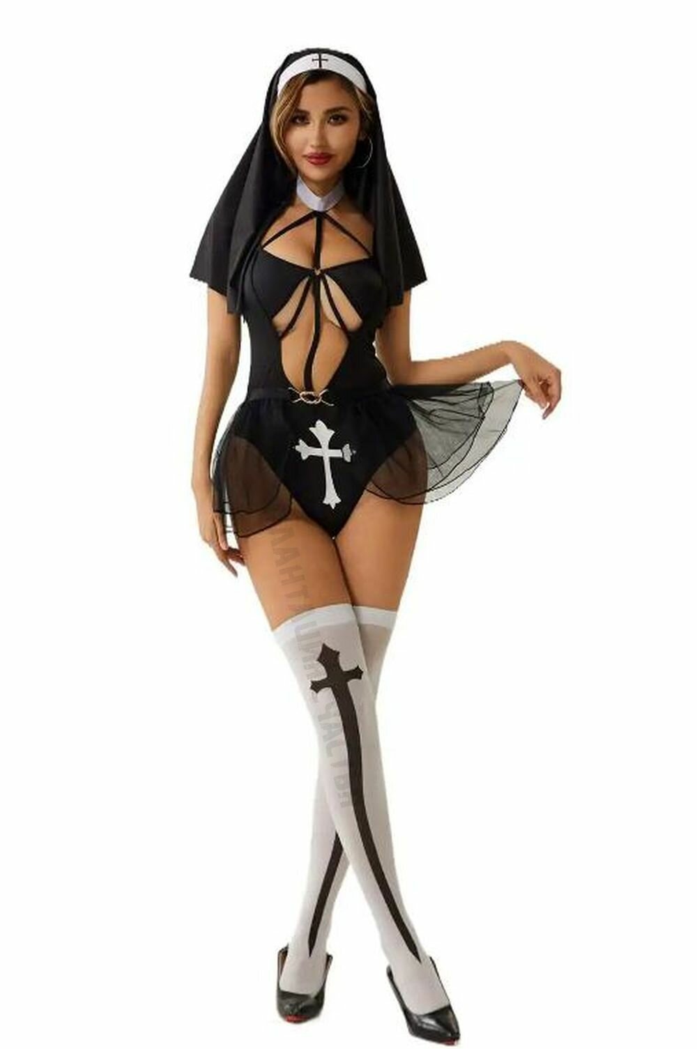 Трусикидегі жетілген әйелдердің жалаңаш суреттері