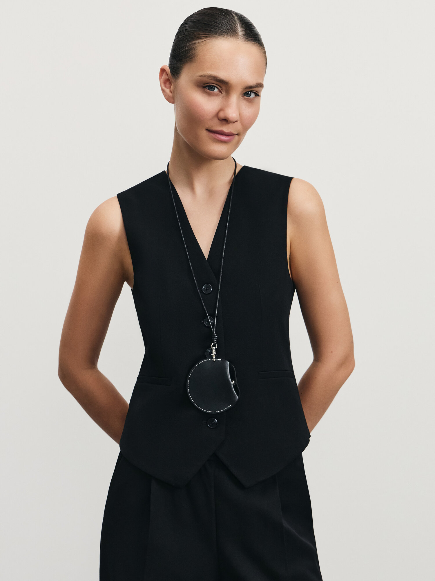 Жилет Zarina, размер M (RU 46), черный