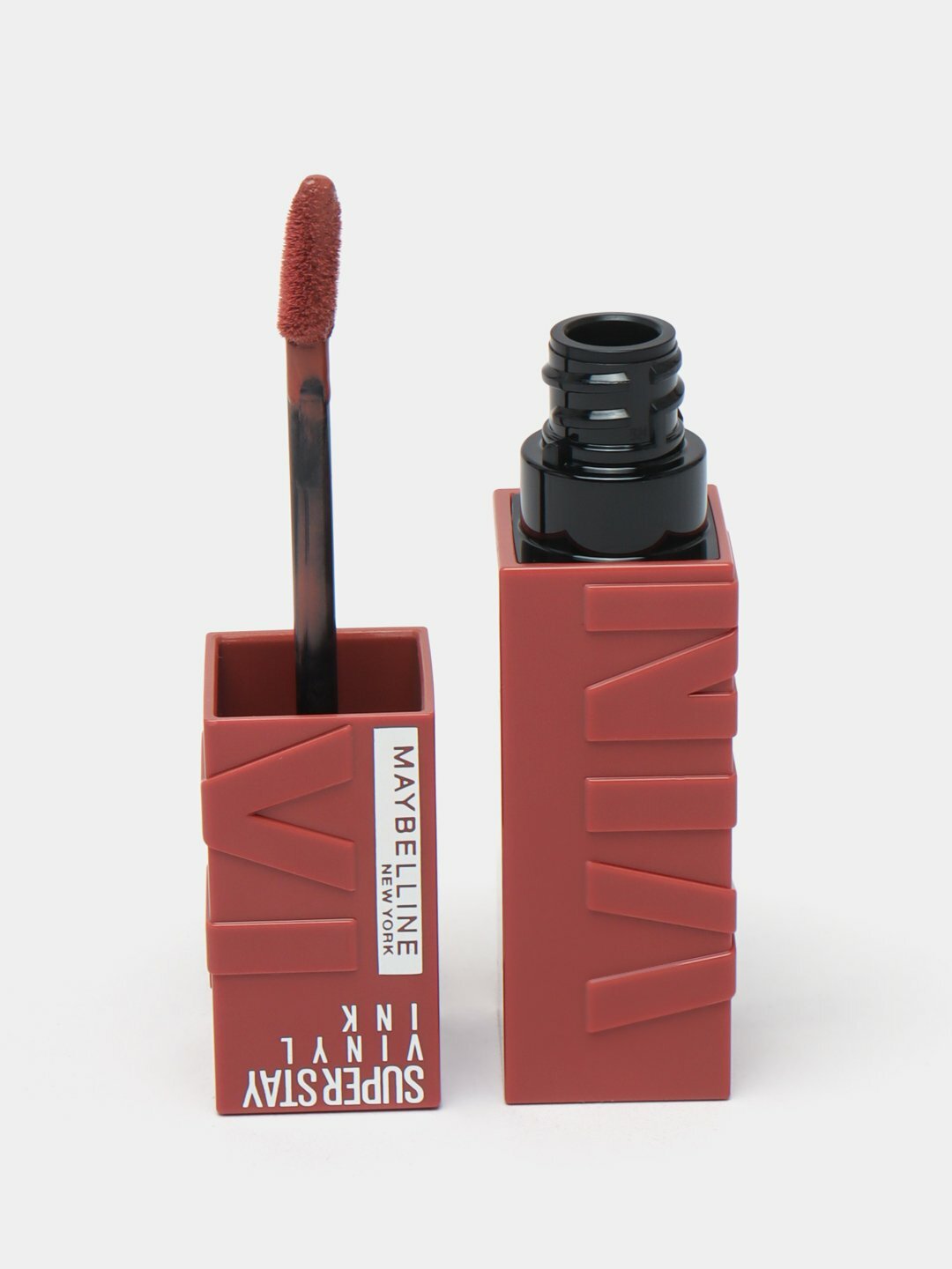Maybelline SuperStay Vinyl Ink — стойкая жидкая помада с виниловым блеском, яркий стойкий цвет на весь день