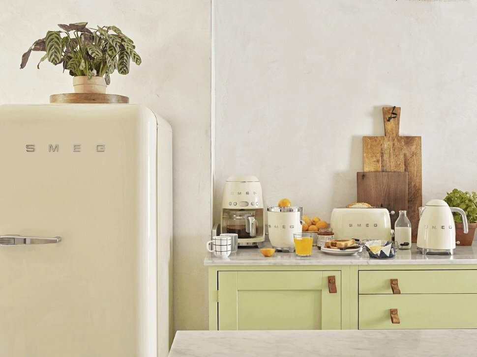 Холодильник Smeg FAB28LCR5