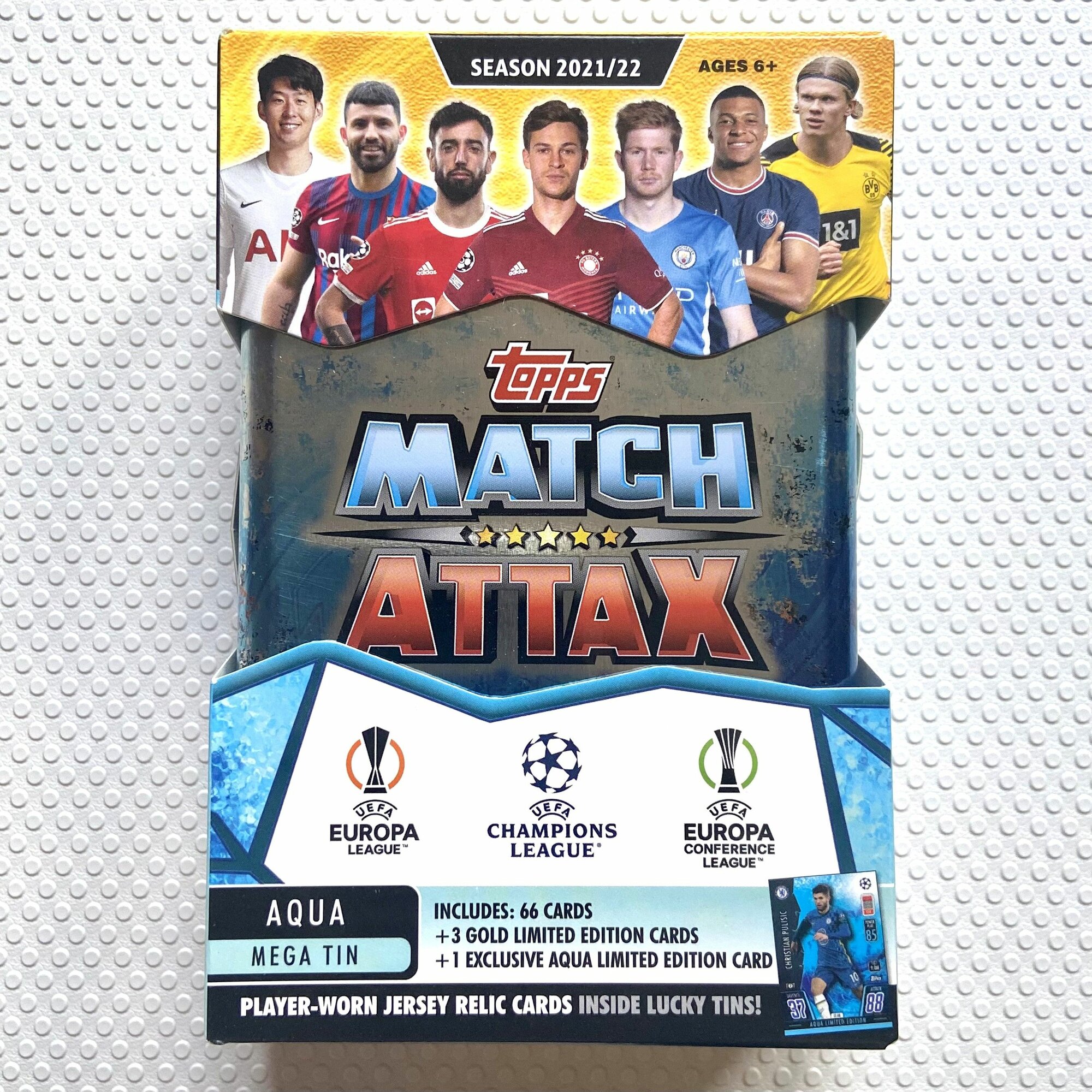 Коробка карточек Topps Match Attax Лига Чемпионов УЕФА. Набор Aqua Mega Tin футбольных коллекционных карт любителям панини.