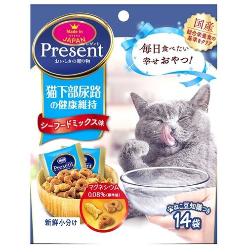 Лакомство для кошек Japan Premium Pet PRESENT со сладкой креветкой и клюквенным экстрактом для здоровья мочевыводящих каналов, 42 г