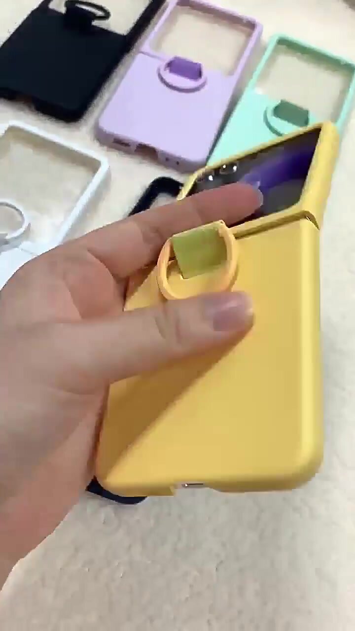 Чехол для Samsung Galaxy Z Flip 6 (Самсунг Галакси Зет Флип 6) с кольцом и защитой внешнего дисплея, желтый — фото 1