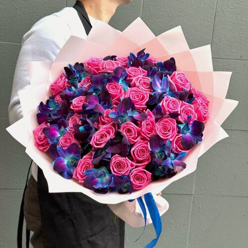 Изображение товара Букет Rybe-Flowers "Розовые розы и космические орхидеи", ассорти