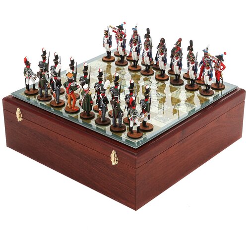 Шахматы со стеклянным полем и оловянными фигурами Бородино 32х32 см