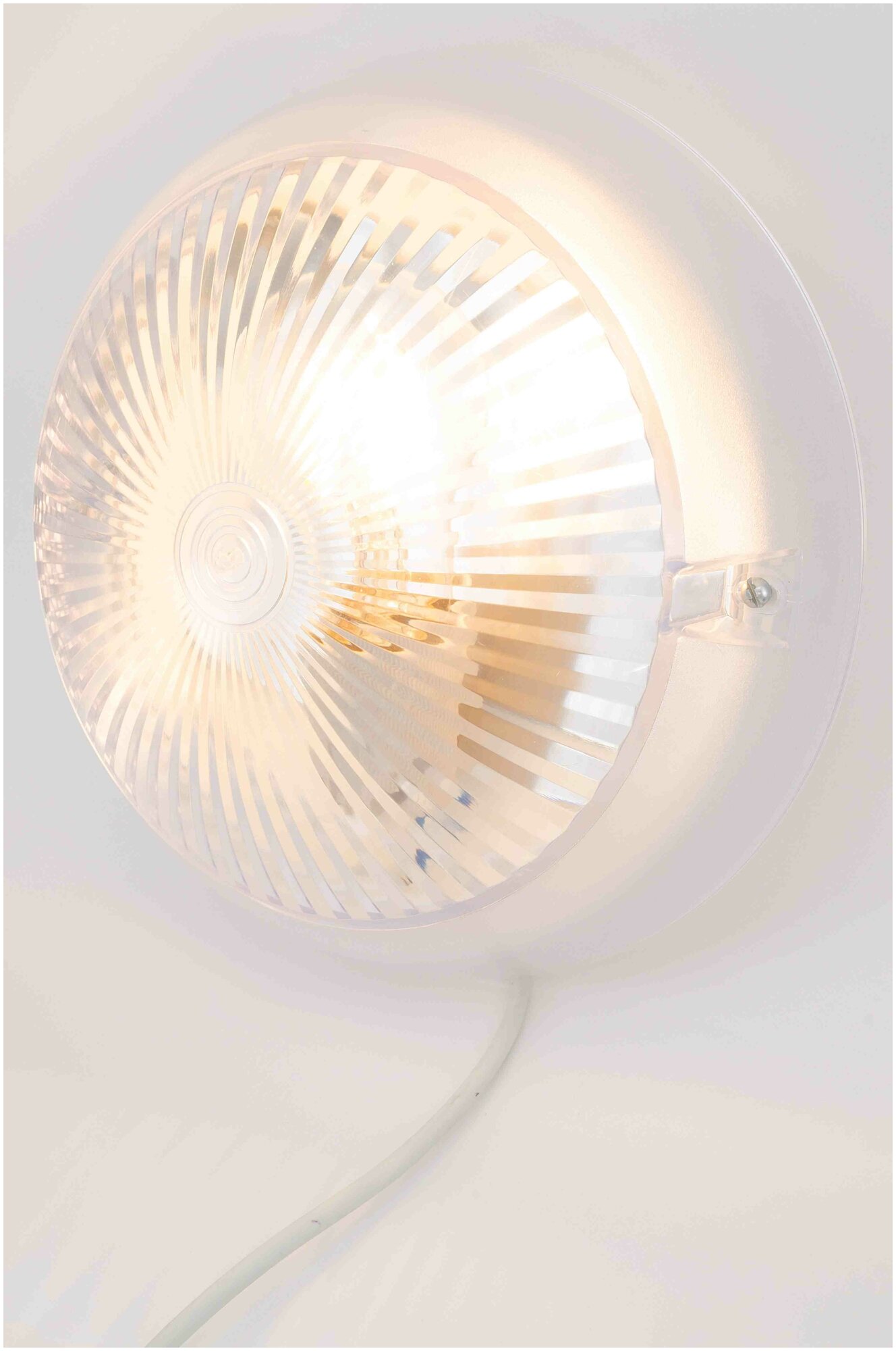 Настенно-потолочный светильник Apeyron Сириус НБП 06-60-001 в форме круга, цвет белый, 60 Вт, IP54, цоколь E27, 220х220х105 мм.