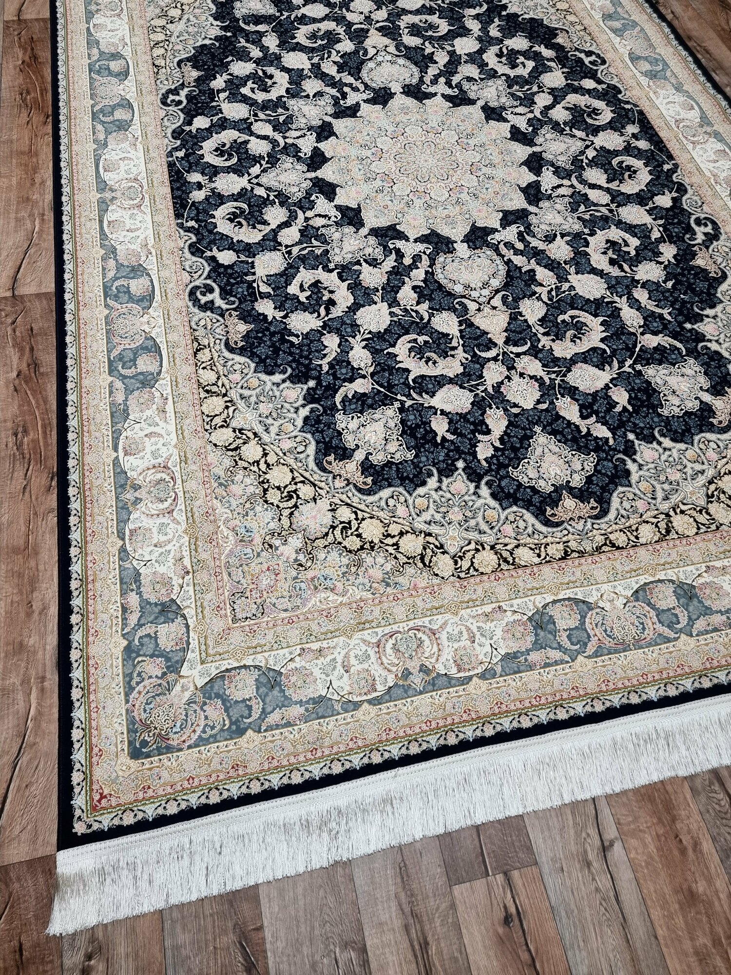 Персидский ковер Farrahi Carpet, Иран, размер 1.5х2.25 м