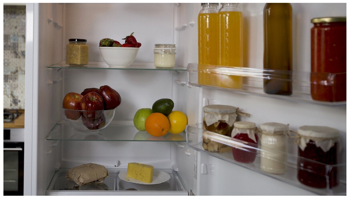 Холодильник с нижней морозильной камерой Indesit - фото №5