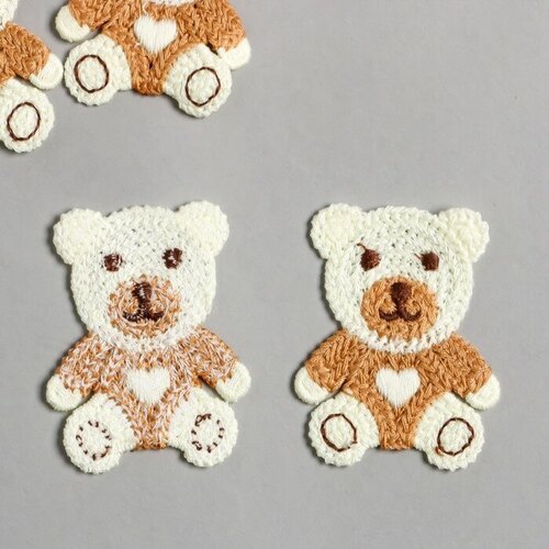 Декор для творчества текстиль вышивка Медвежонок с сердечком 5,8х4,6 см