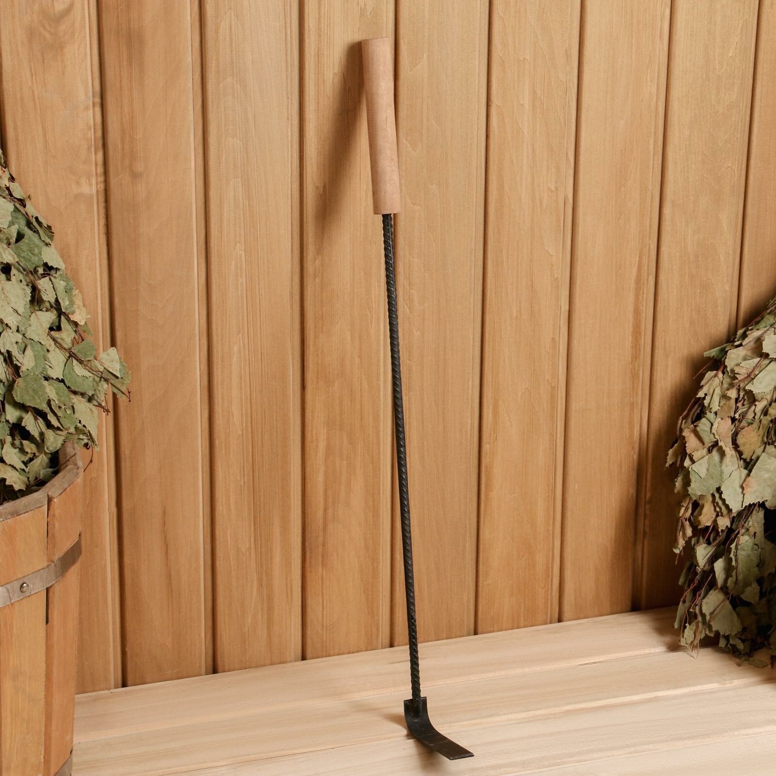 фото Кочерга металлическая с деревянной ручкой, длина 60 см 1338147