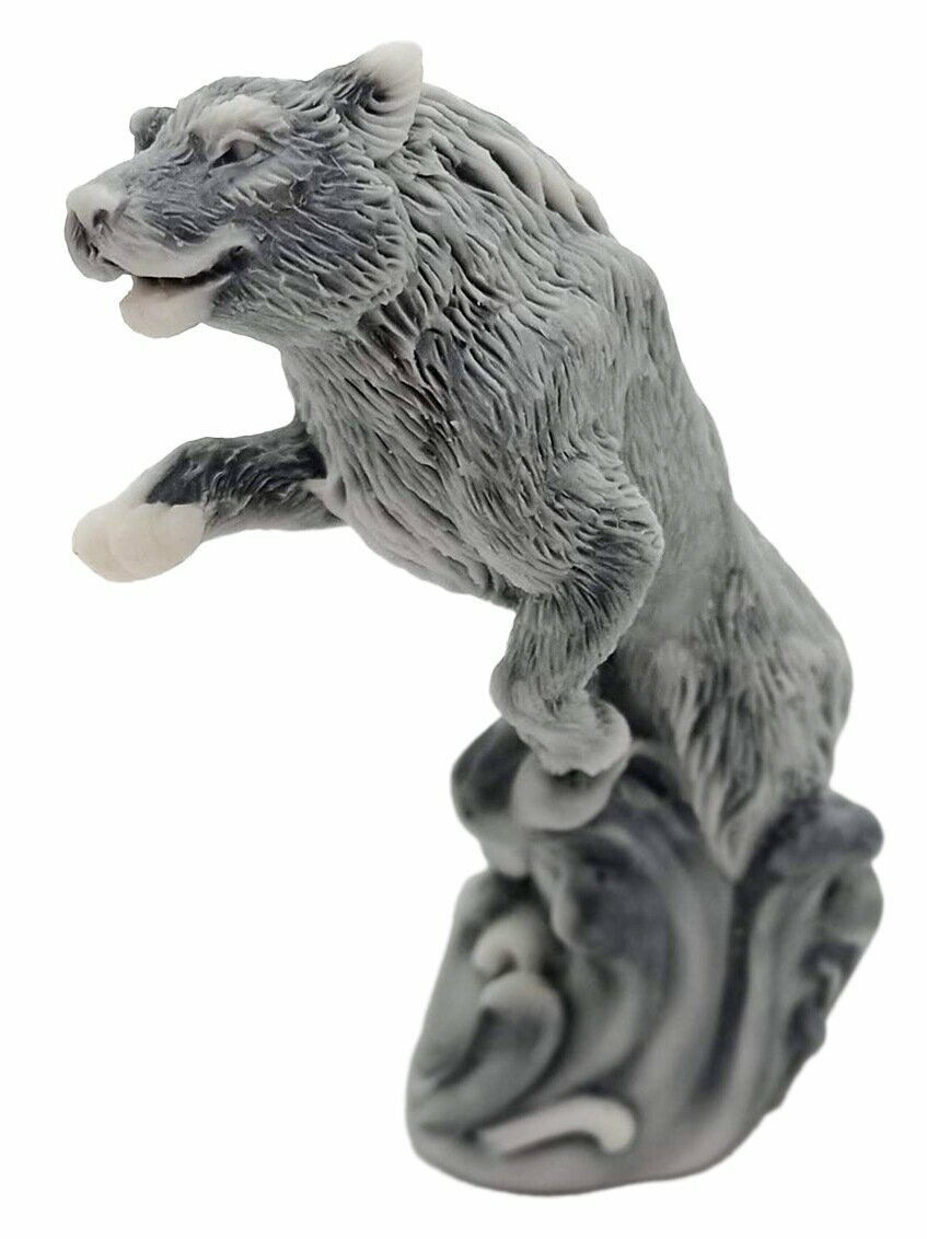 Статуэтка Серый Волк 8 см мраморная крошка