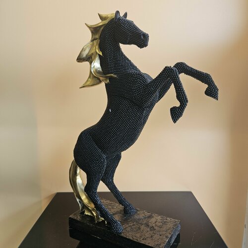 Красивая Статуэтка Лошадь черная, декор и интерьер в дом.