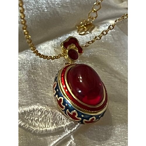 Колье, красный