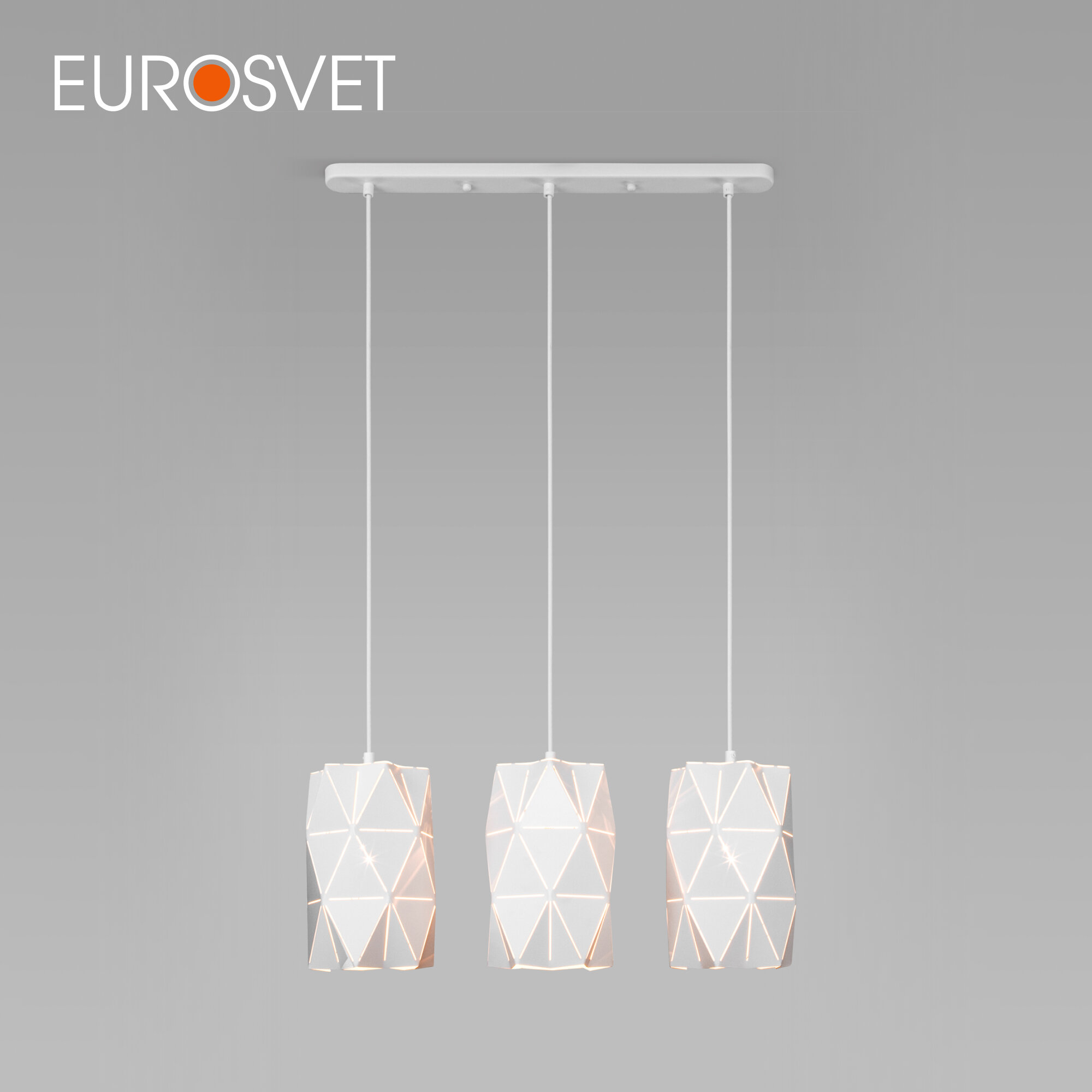 Подвесной светильник в стиле лофт Eurosvet Reprise 50145/3 цвет белый, 3 плафона