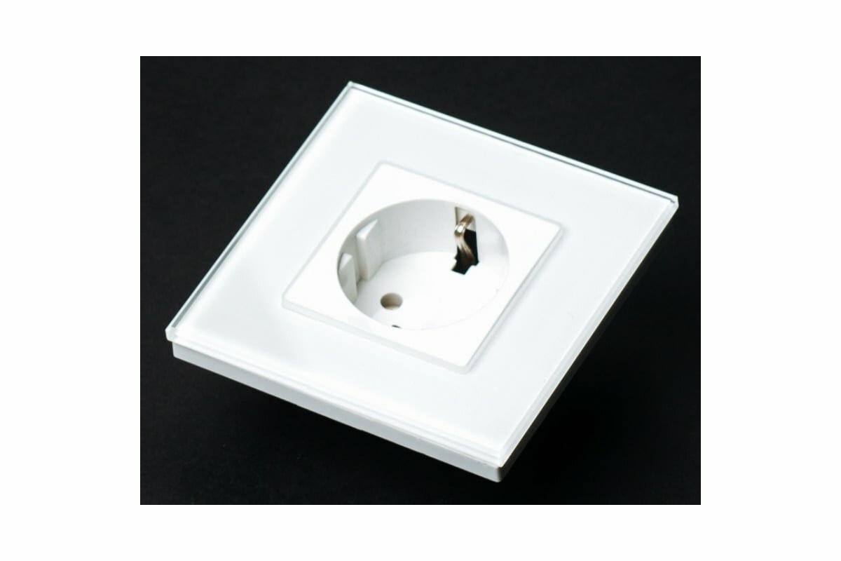 фото Розетка электрическая с заземлением 16А серая платина “Эстетика” GL-W160A-GPG