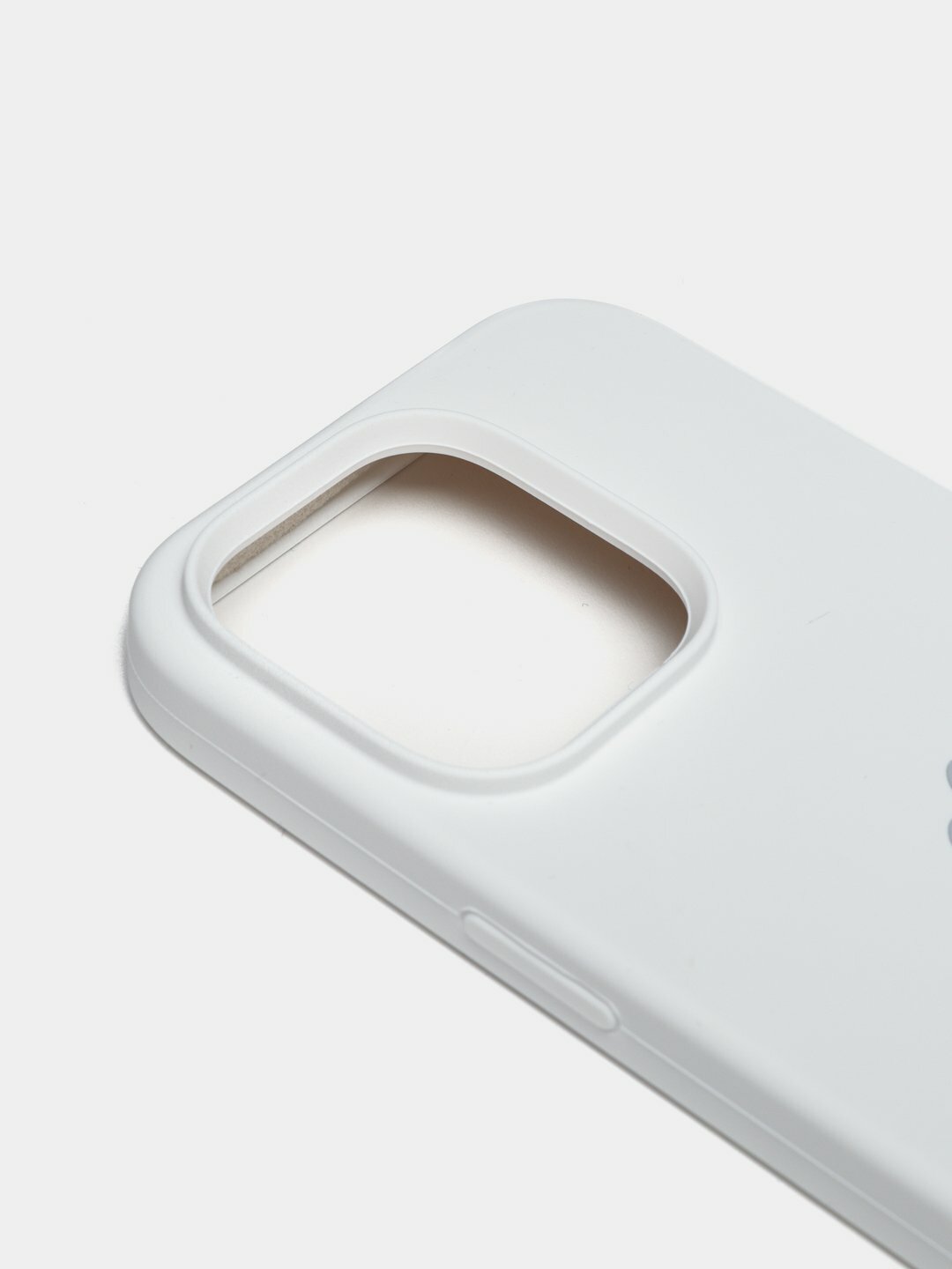 Чехол силиконовый для смартфона IPHONE 13 Pro Max с закрытым низом — фото 1