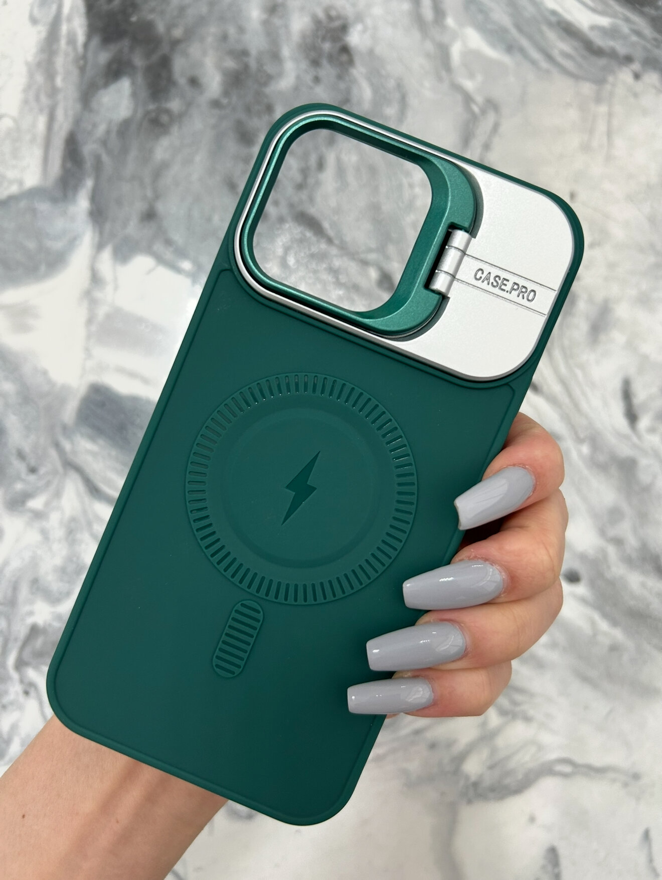 Чехол на айфон 16 про Макс с MagSafe и подставкой зеленый - Чехол iPhone 16 Pro Max зеленый — фото 1