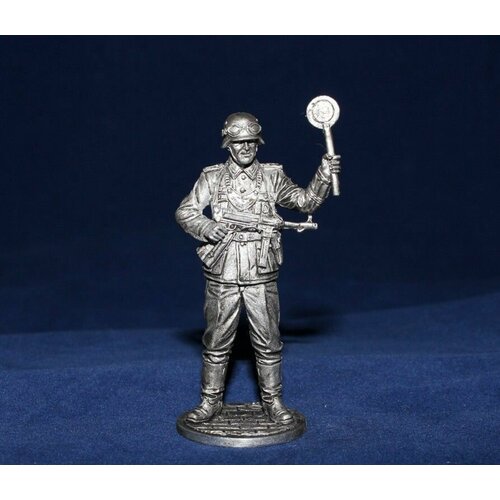 фото Коллекционная оловянная миниатюра, солдатик в масштабе 54мм( 1/32) фельдфебель полевой жандармерии вермахта (германия). 1939-45 гг. нет
