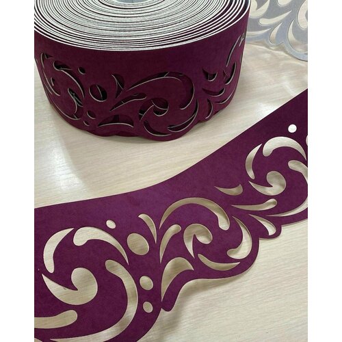 Ажурная планка на карниз малиновая