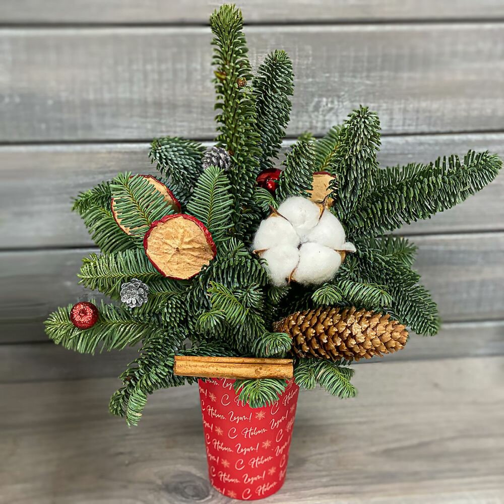 Новогодняя композиция в стакане 