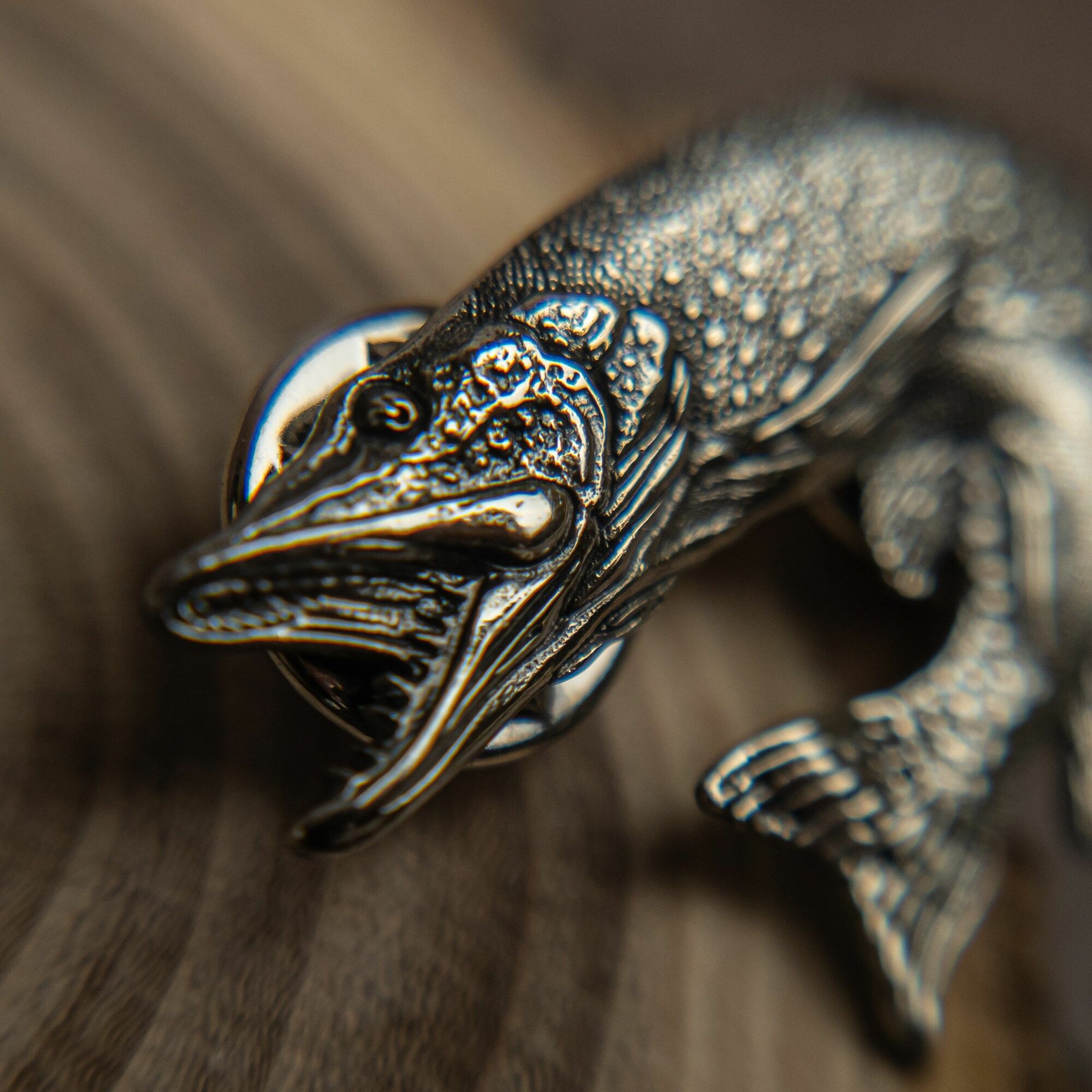 Значок ReD, 1 шт., серебряный — фото 1