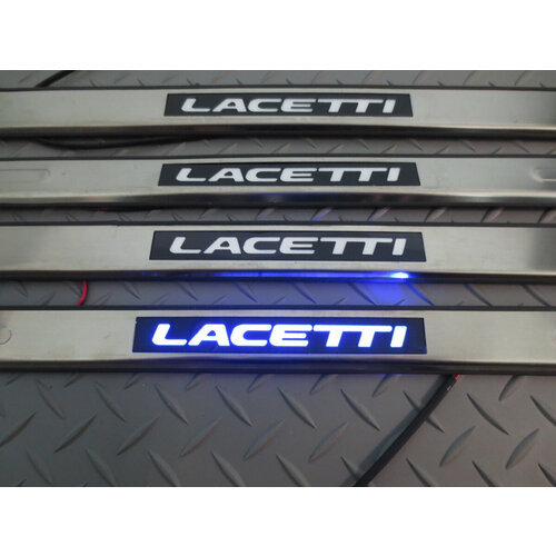 Накладки на пороги светящиеся Chevrolet Lacetti F188 4395₽