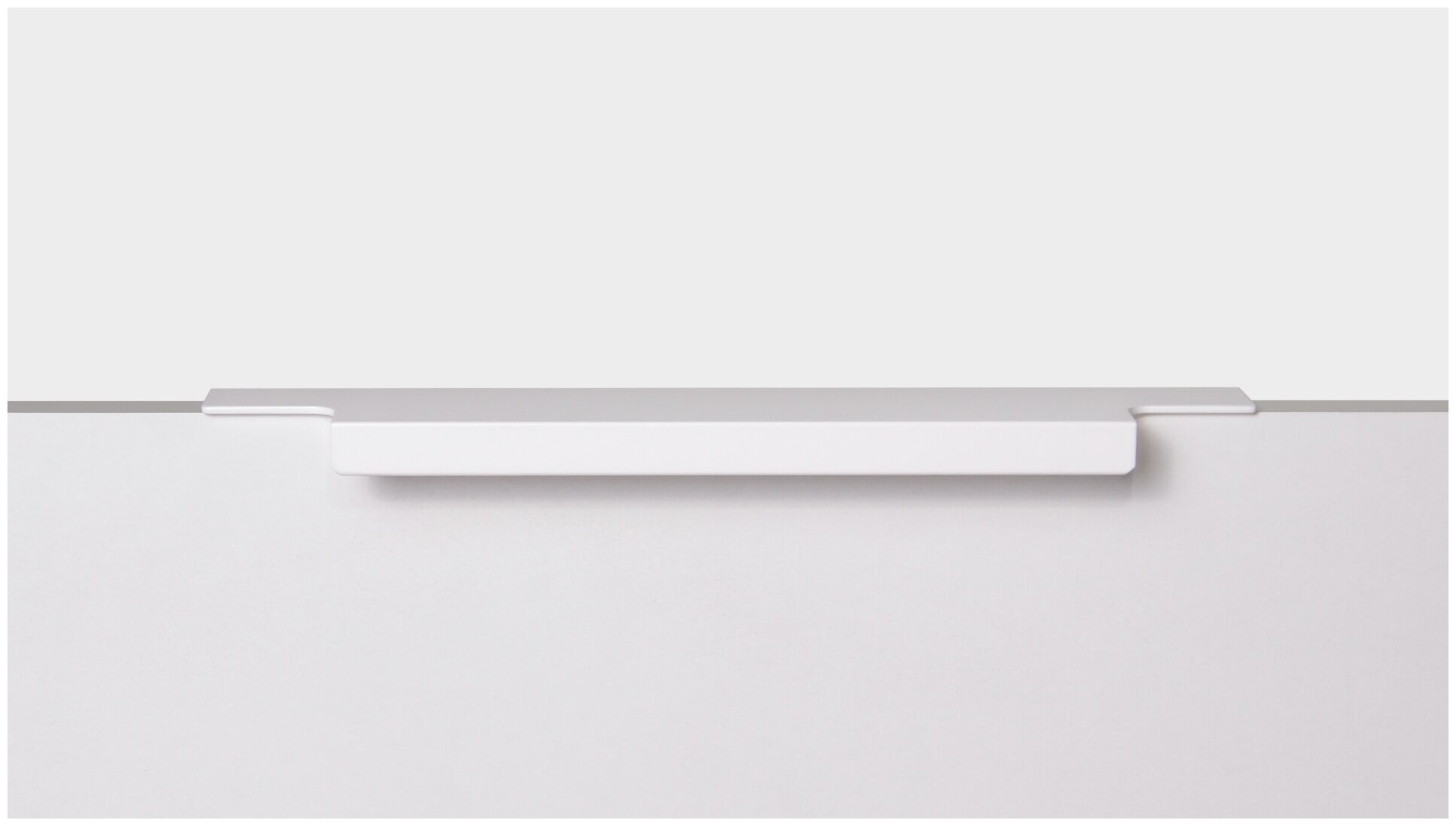 Мебельная ручка торцевая RAY, длина - 197 мм, установочный размер - 160 мм, цвет - W - Белый, RT109W - фотография № 1