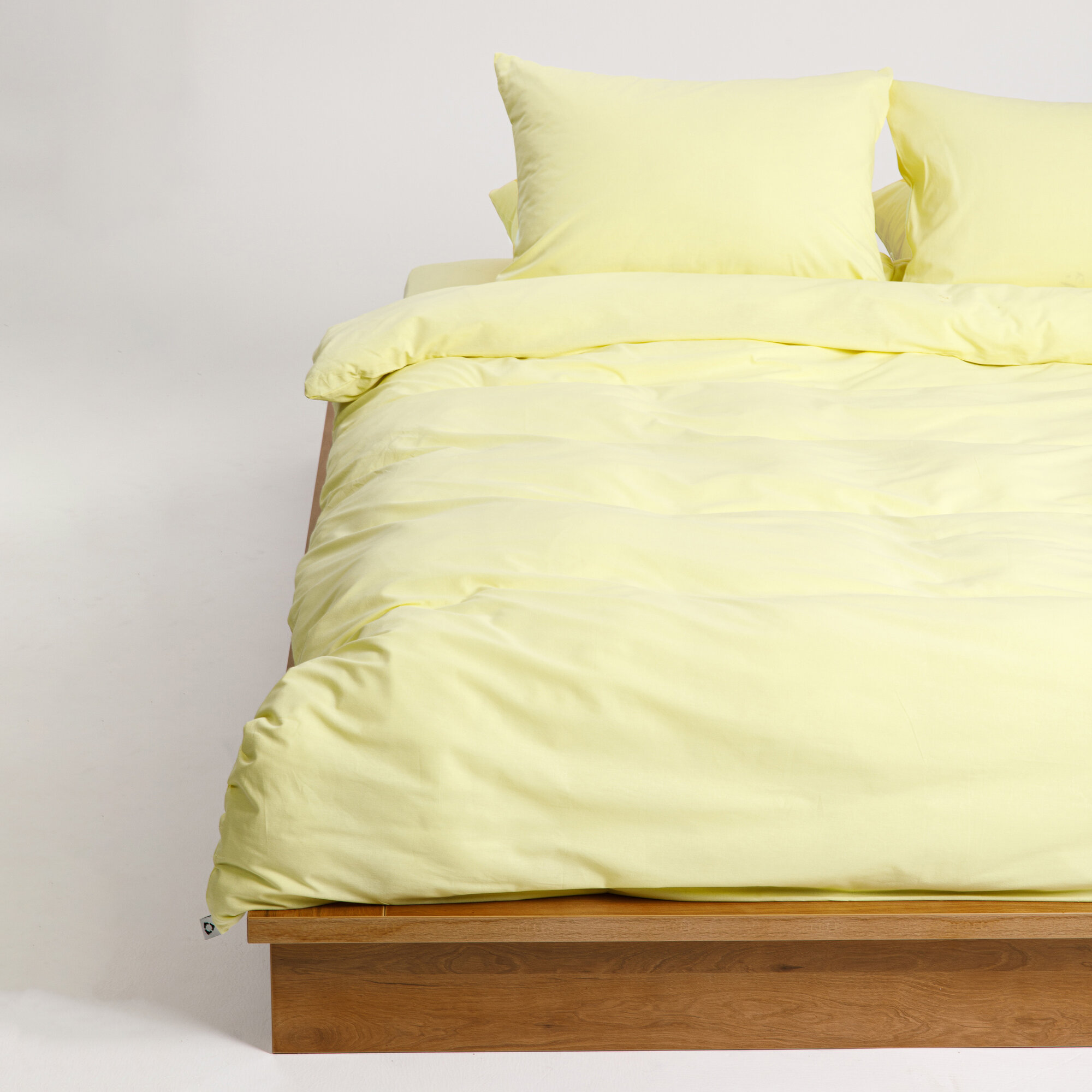 фото Постельное белье однотонное Urban Family, Нежный лимон, 2 спальное с европростыней, наволочки 70х70, 100% хлопок, перкаль