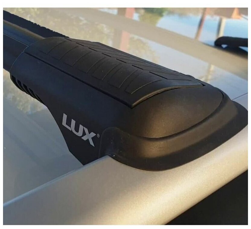 Багажник на крышу LUX Хантер черные крыловидные дуги L55-B на Порше Кайен 2010-2017 арт: LH144B