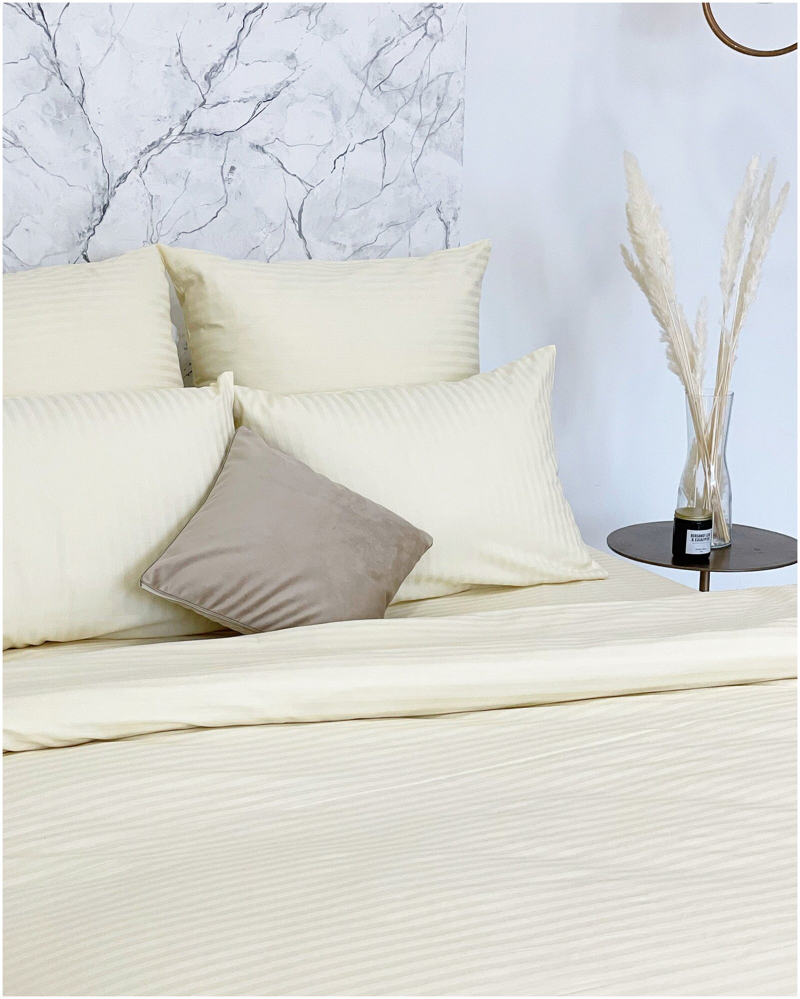 фото Простыни на резинке страйп