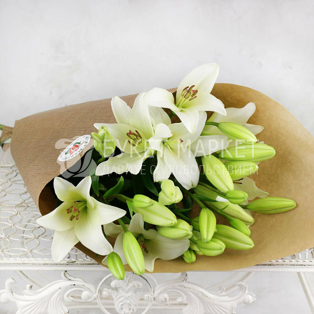 Букет белых лилий монобукет 5 шт крафт-бумага высота 60 см