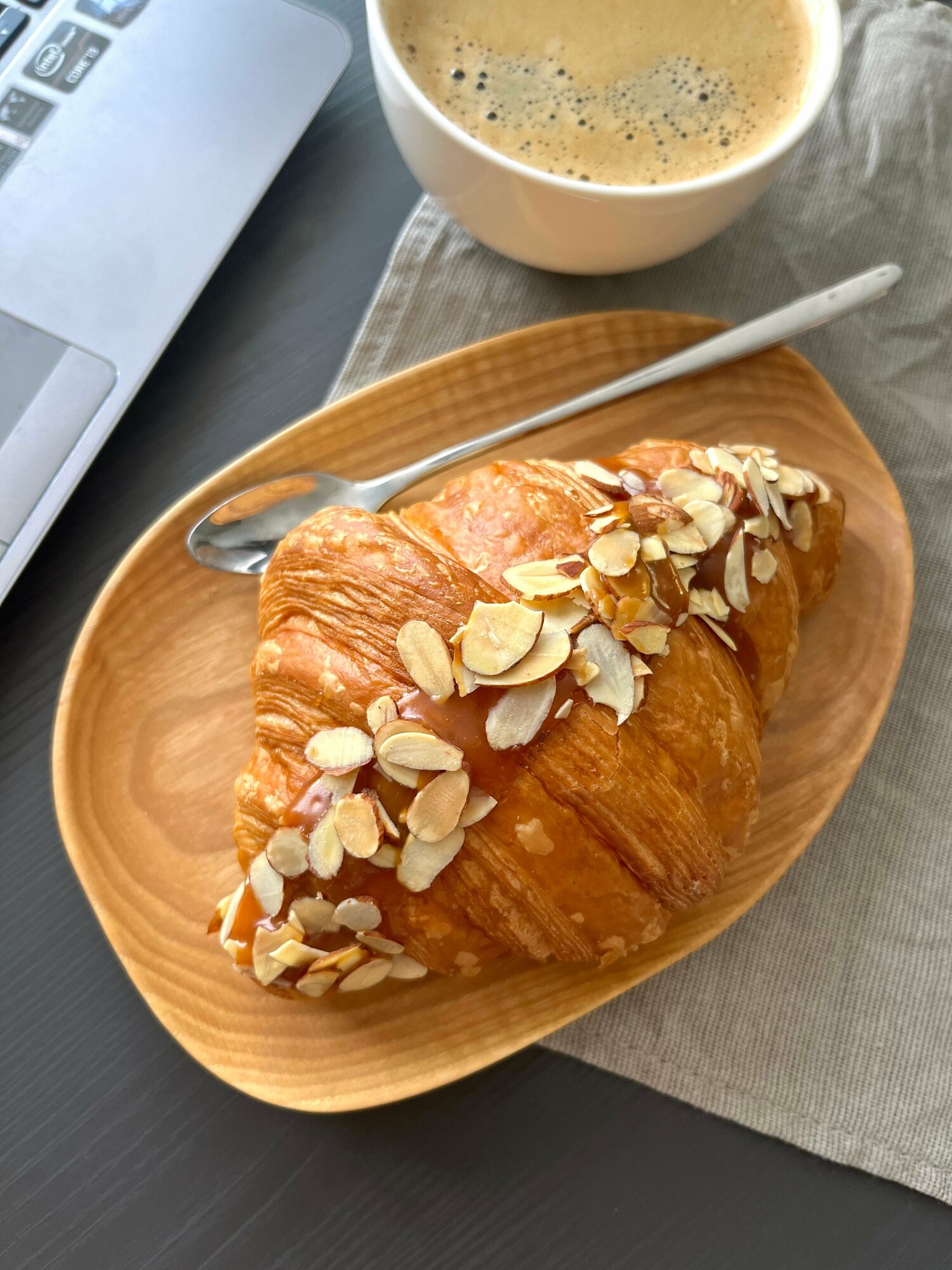 фото Набор из двух деревянный тарелочек из ясеня/20*14,5см/2 шт