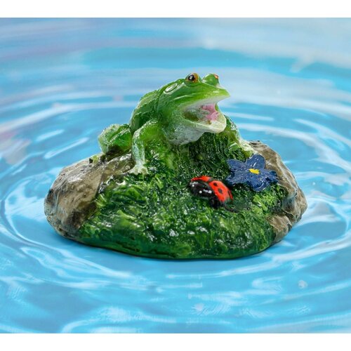 Садовая фигура Лягушка на камне 11х10х7см 796₽