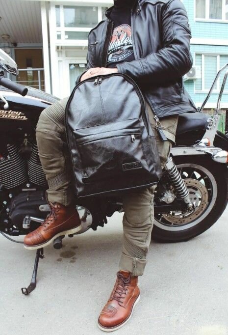 фото Городской рюкзак из экокожи