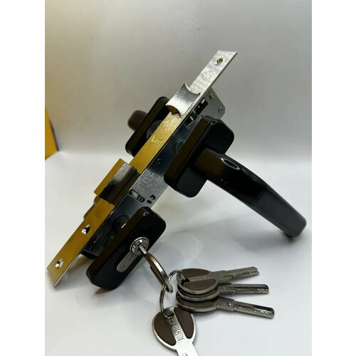 Комплект замка с ручкой для калитки Kale premium (Ral 8019 ) Ключ-ключ