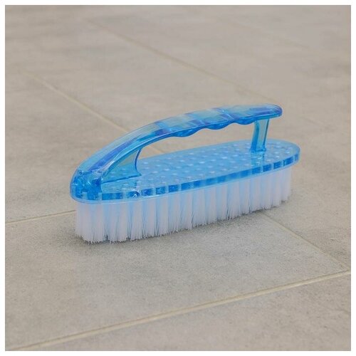 Щётка-утюжок Дельта 1656 см цельная ручка прозрачный пластик цвет микс 362₽