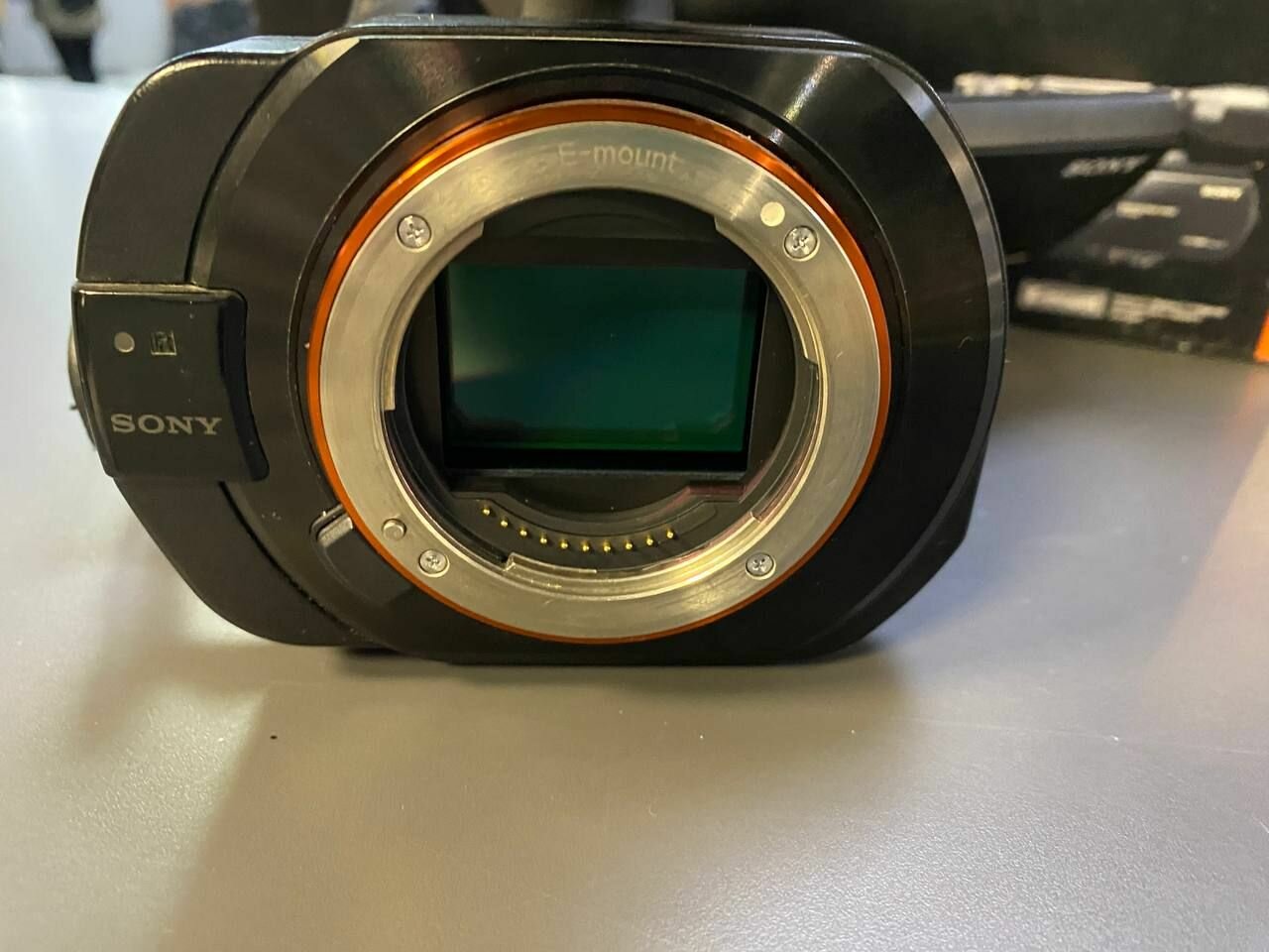 Видеокамера Sony NEX-VG900E