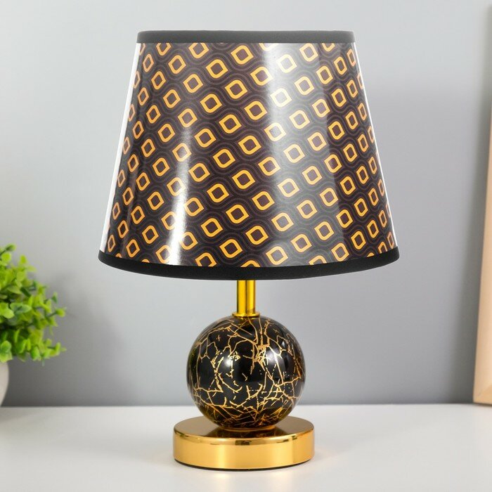 фото Настольная лампа "Амалия" E14 40Вт черный золото 20х20х30 см