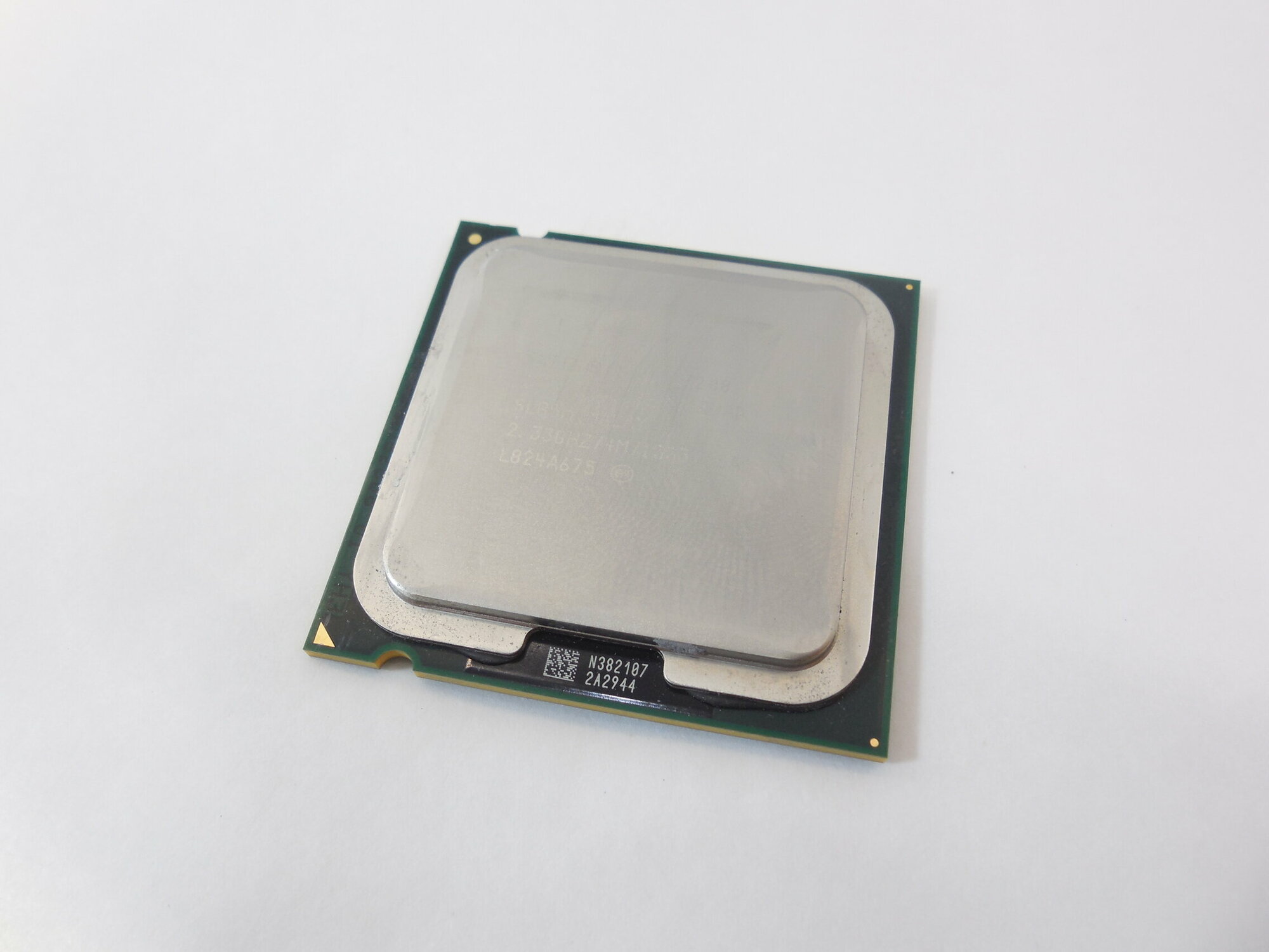 Процессор Intel Core 2 Quad Q8200 Yorkfield LGA775 4 x 2333 МГц