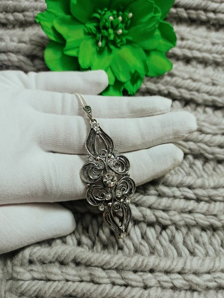 Колье, стекло