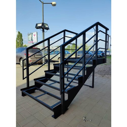 Лестница-крыльцо 3 ступени с площадкой без ДПК ограждения с двух сторон 53820₽